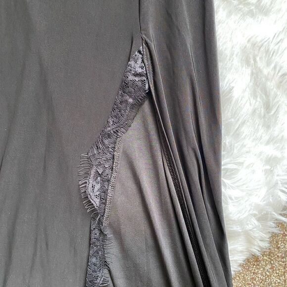 Prettylittlething Maxi Dress Black High Slit Thin Lightweight Sexy FLAWED New - Picture 5 of 14